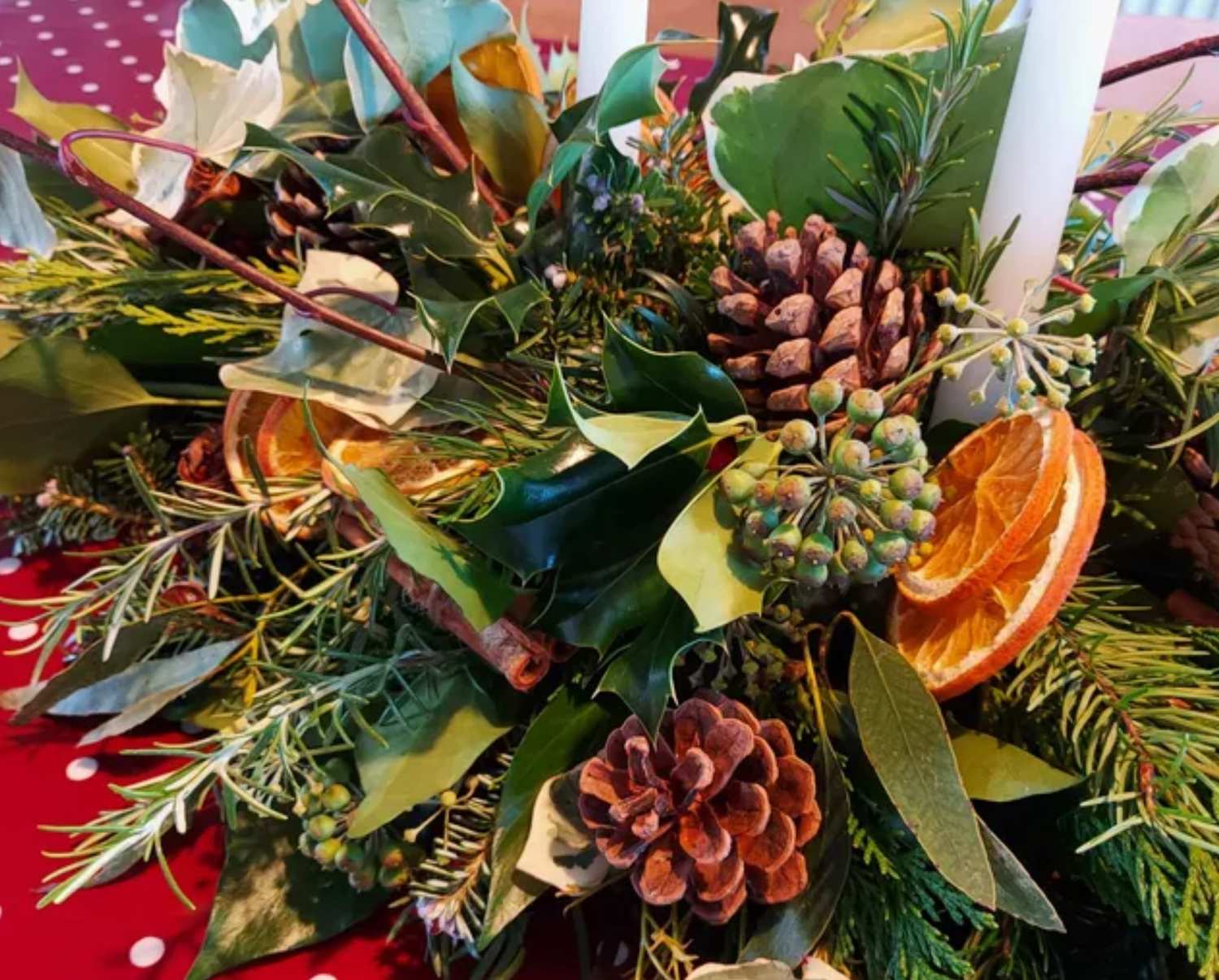 Create Stunning Festive Table Arrangements This Holiday Season